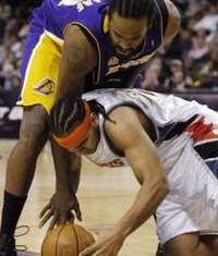 2 月 1 日 NBA 常规赛 湖人 vs 山猫视频直播,经典重现与观赛指南 2 月 1 日 NBA 常规赛 湖人 vs 山猫视频直播,经典重现与观赛指南