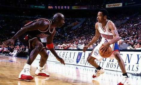 时光回溯，盘点 2000 年与 2010 年 NBA 十大传奇瞬间与明日头条前瞻