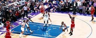 经典重现与即时畅聊，NBA98 篮球中文网站与 QQ 直播的观赛新体验