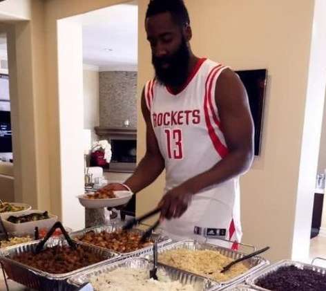 巅峰背后的燃料，深度解析 NBA 球员饮食结构图