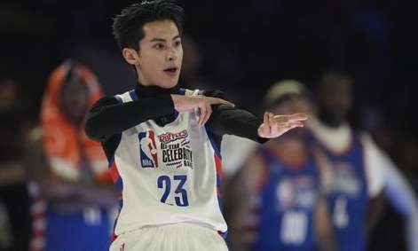从横店到斯台普斯，王鹤棣 NBA 全明星名人赛全程回顾与高光时刻