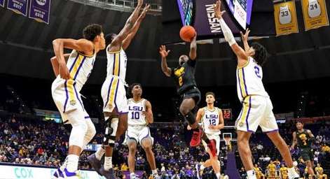 被遗忘的星光,那些在 NCAA 闪耀却无缘 NBA 的追梦人 被遗忘的星光,那些在 NCAA 闪耀却无缘 NBA 的追梦人