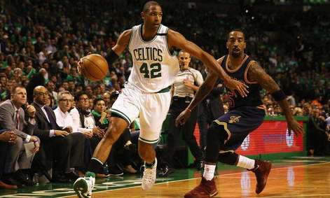 NBA 伤病潮来袭，核心球员缺阵名单与季后赛前景深度解析