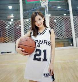 揭秘 NBA 直播间的神秘女主播，名字背后的专业与热爱