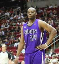 NBA 历史上真的存在过 1.6 米的球员吗？揭秘身高极限与数据真相