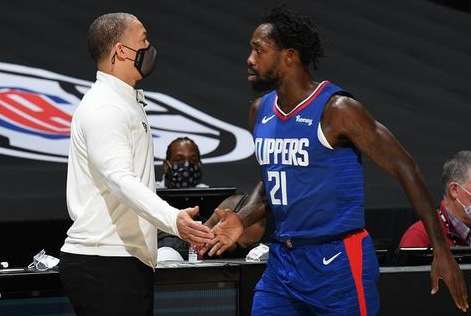 新浪 NBA 资讯滚动新闻，捕捉赛场风云，链接全球篮球脉搏