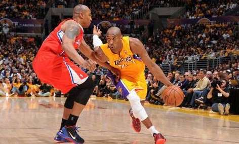 球场上的巨人与脚下的意外，NBA 球员脚部特写大揭秘