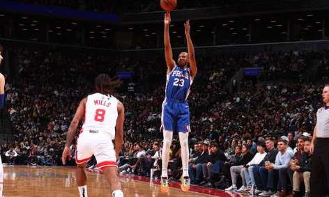 谁在 NBA 历史上第一个以高中生身份登场？揭秘高中生首秀的传奇时刻