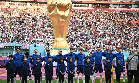 2022 卡塔尔世界杯，穿越时空的足球盛宴与赛程全览