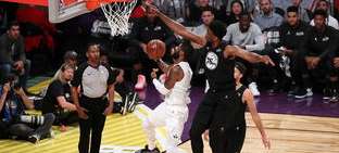 聚光灯外的时尚秀，NBA 全明星赛球星场边运动套装的潮流密码