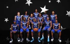 定格荣耀瞬间，NBA 球员与教练集体照背后的故事