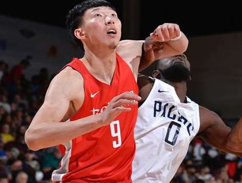周琦 NBA 动态追踪，从休斯顿到未来的篮球之路
