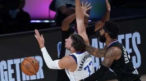 东契奇推人，NBA2K 全明星手游中的魔球争议与操作解析