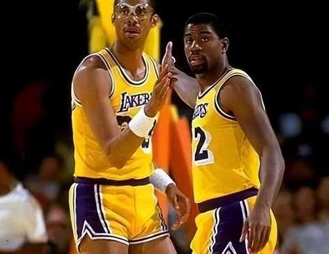 巅峰之争，NBA 历史最强队伍排名与王朝解析