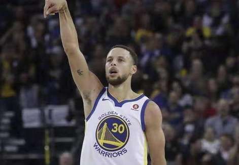 库里加冕三分王，2017 NBA 全明星三分大赛冠军传奇