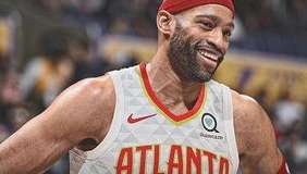 飞跃传奇，文斯·卡特与 NBA 全明星扣篮大赛的三冠王神话