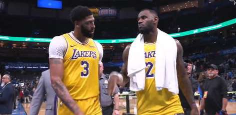 2020 年 1 月 29 日 NBA 赛程回顾，湖人豪取十连胜，字母哥与利拉德的对决成焦点