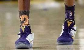 为什么 NBA 球员袜子不拉高？揭秘球场上的反潮流穿搭逻辑