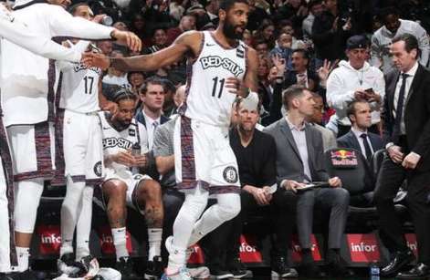 21-22 NBA 赛季常规赛赛程回顾，从詹皇绝杀到勇士的复仇之路