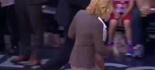 聚光灯下的优雅与激情，NBA 直播间里高跟鞋的时尚注脚