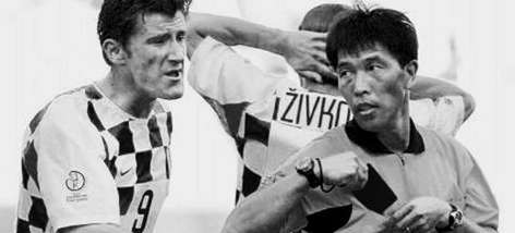 2002 中韩世界杯，被争议笼罩的黑哨记忆与足球反思