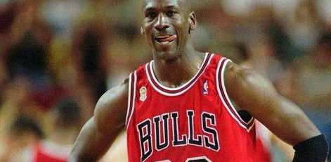 攻防一体之王，谁才是 NBA 历史上防守最厉害的球员？