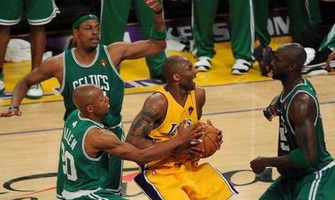 回望 2015 年 11 月 4 日，NBA 常规赛录像中的经典对决与时代缩影