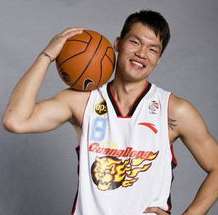 三分雨落全明星，朱芳雨与 NBA 舞台的不可能交集