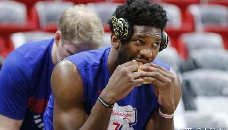 揭秘 NBA 球星的能量引擎，一天到底吃些什么？