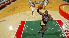 NBA 赛场上的四步上篮，规则真相与争议解析