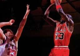 绝杀时刻的优雅，NBA 球员接球后仰跳投动作全解析