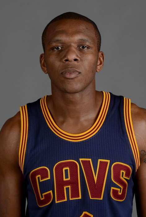 定格瞬间的默契，NBA 球员定妆照中的击掌艺术