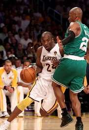 2010 年 NBA 总决赛第七场用球，承载黑曼巴最后一舞的传奇圣物